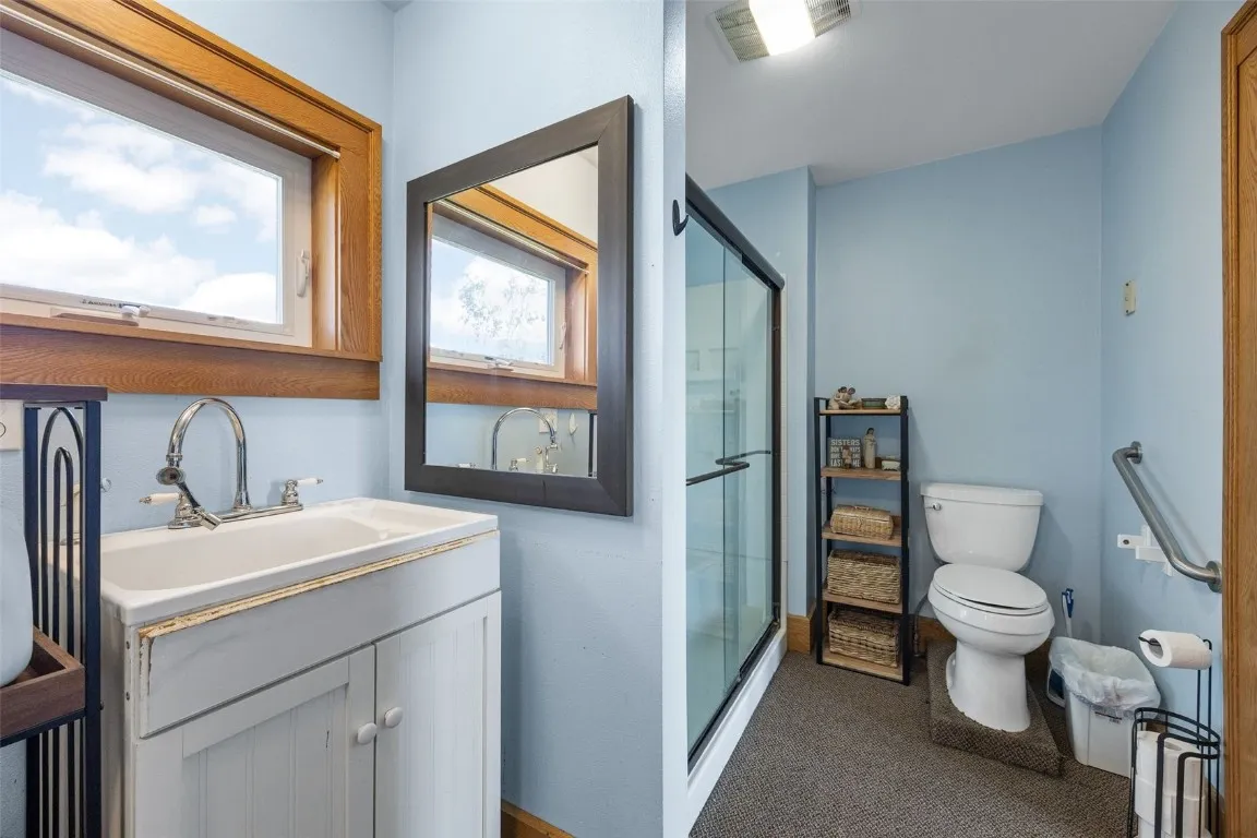 Main level full bathroom