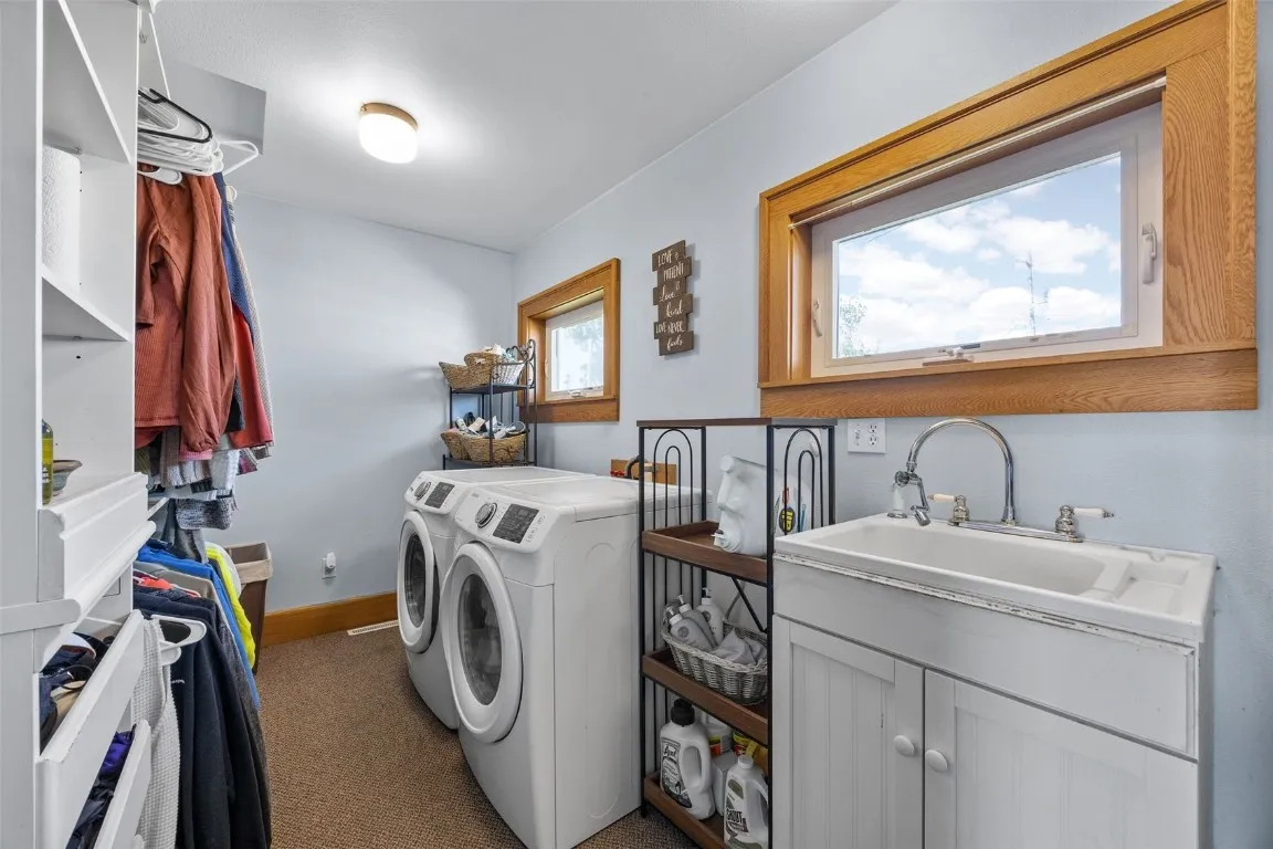 Main level full bathroom