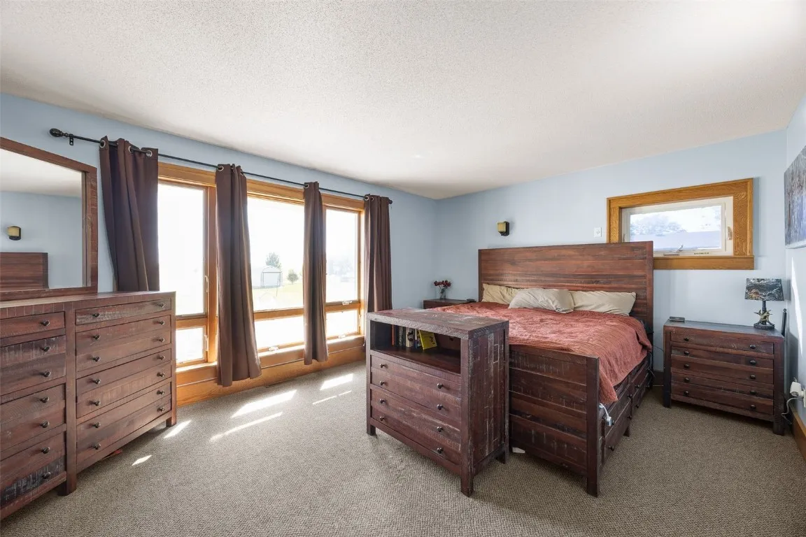 add'l main floor living area converted to primary bedroom