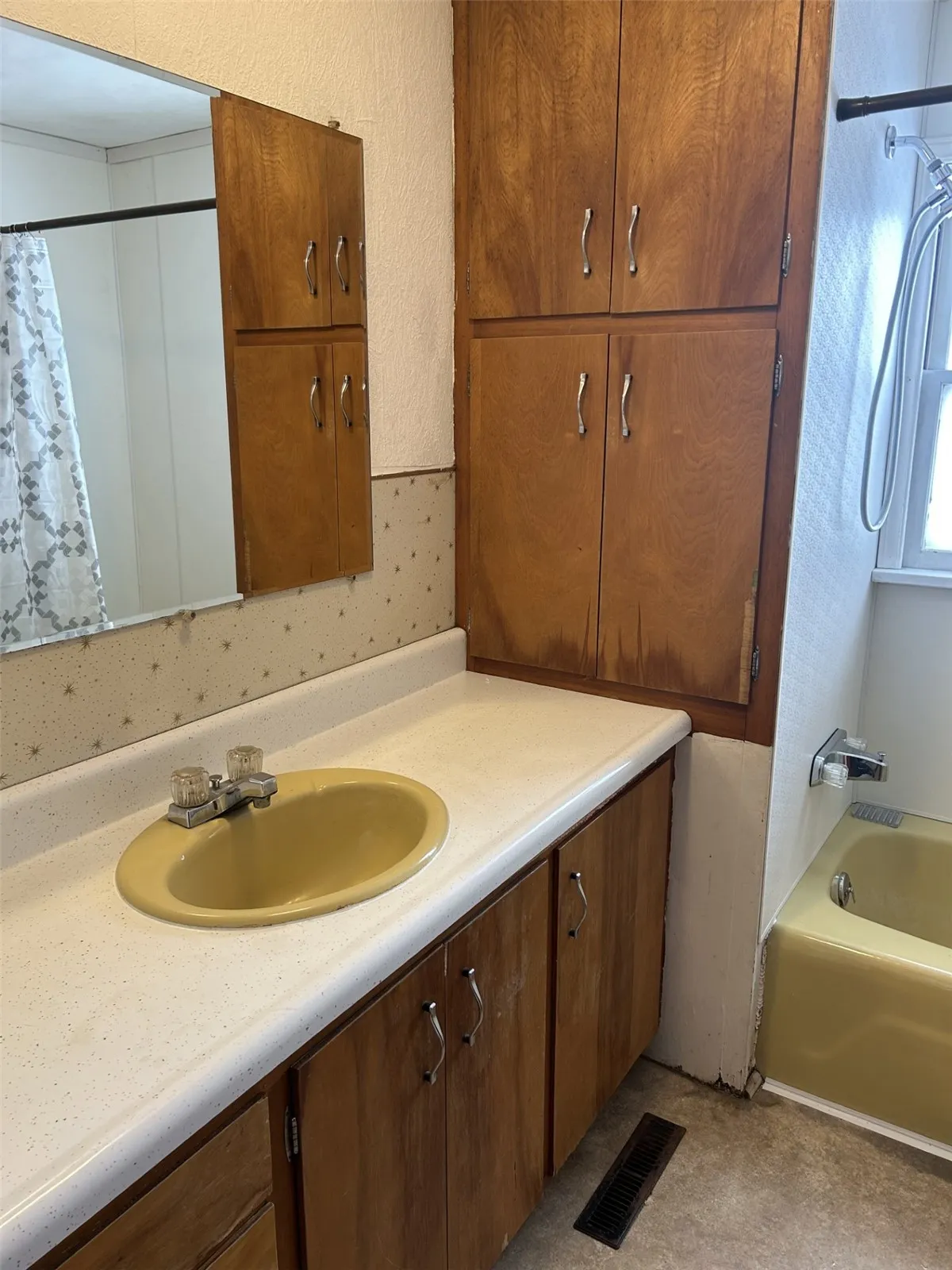 Full bathroom