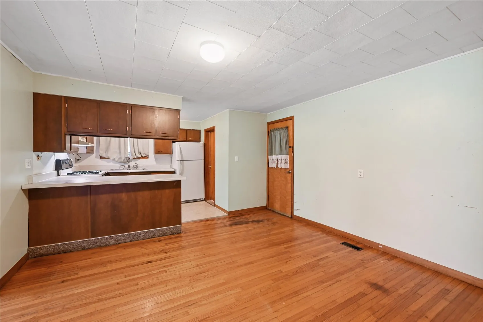 Dining area and hardwood floors