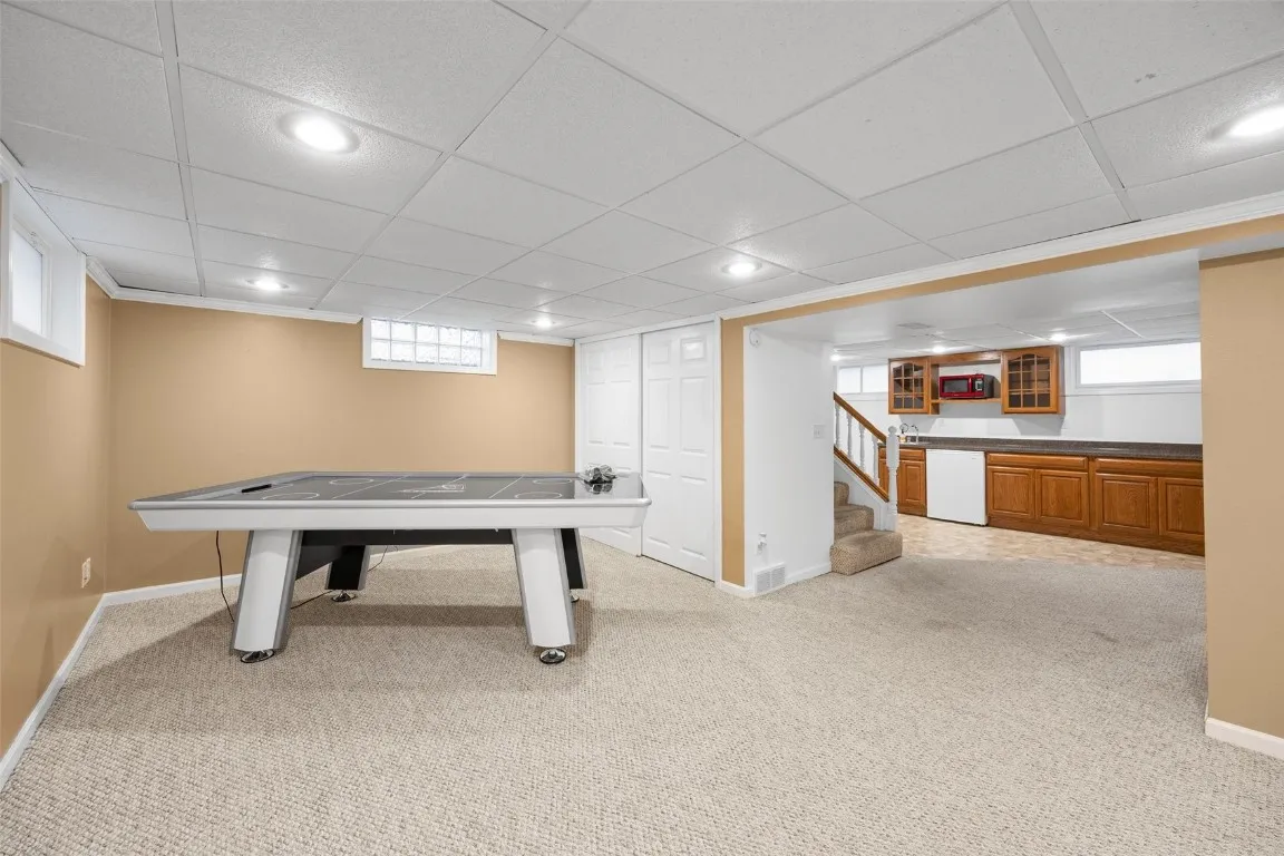 Lower Level, entertainment area