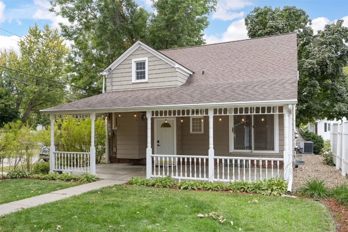 Terrific space for entertaining or relaxing