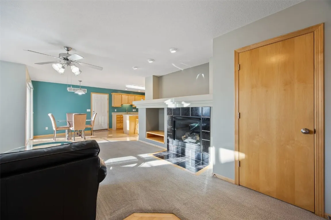 Deep cleaned at time of listing!  Vacant.  Easy transition to move in.