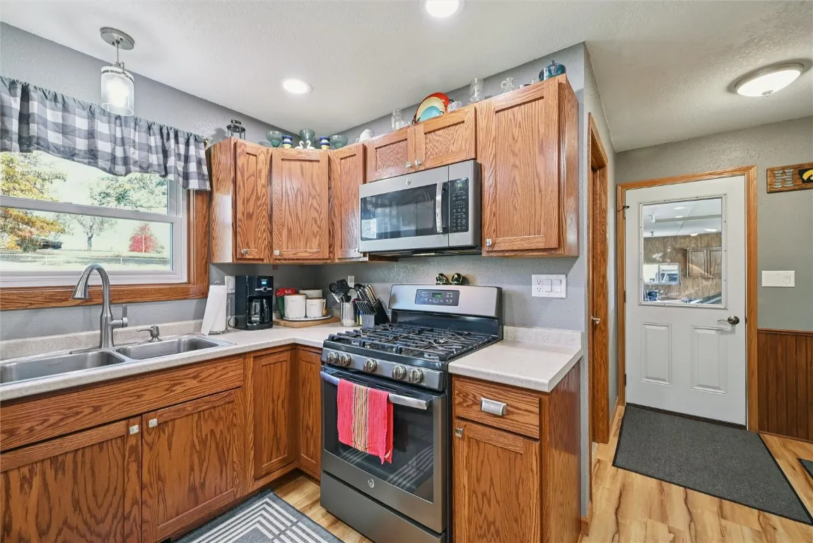 Very attractive kitchen cabinets