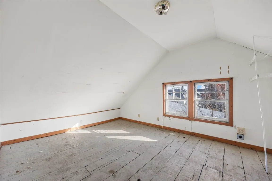 Attic finished, further development possible.