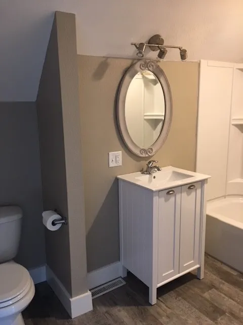 Apartment-Bath