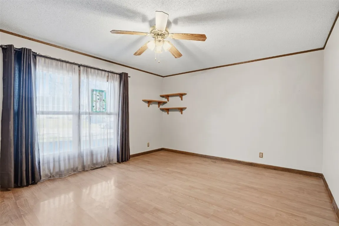 Living Rom/office whatever you want it to be