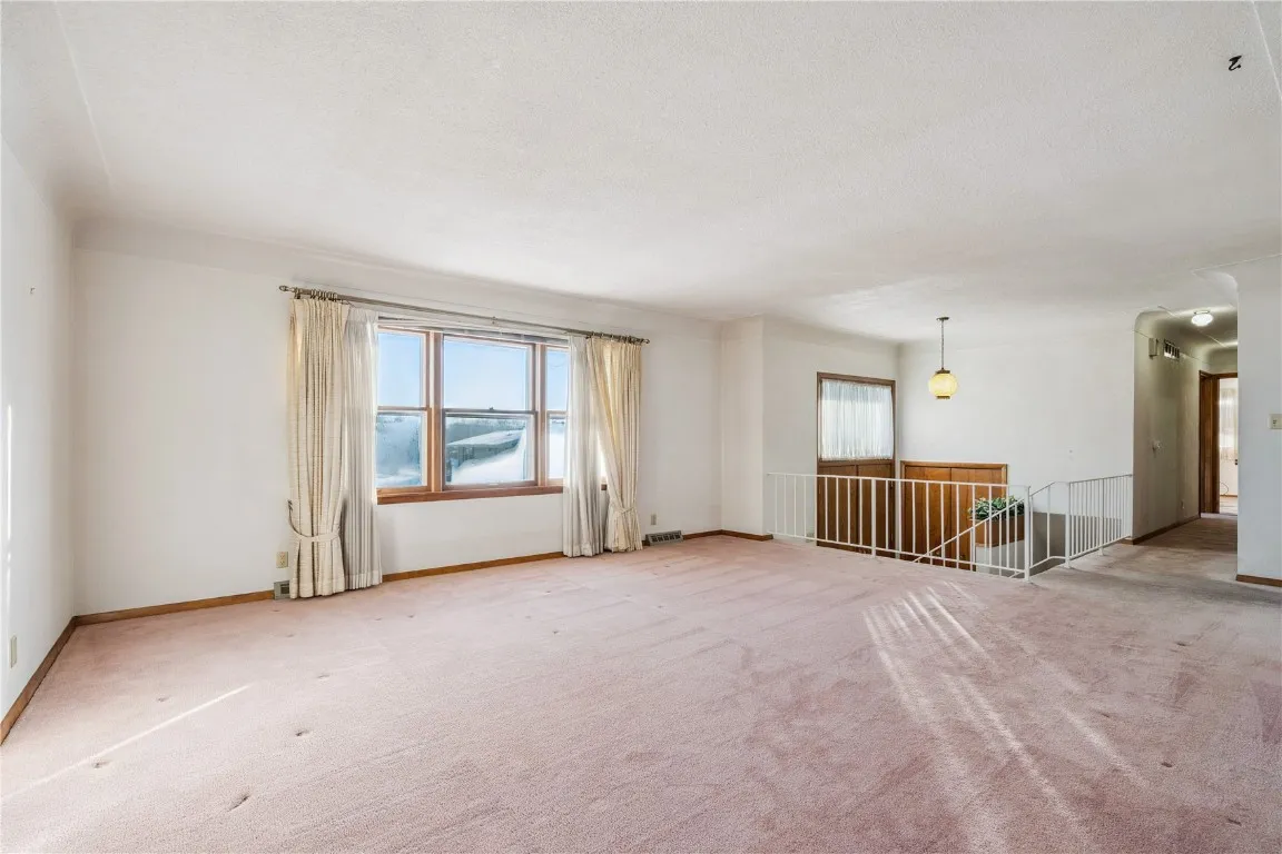 Livingroom when entering upper level.