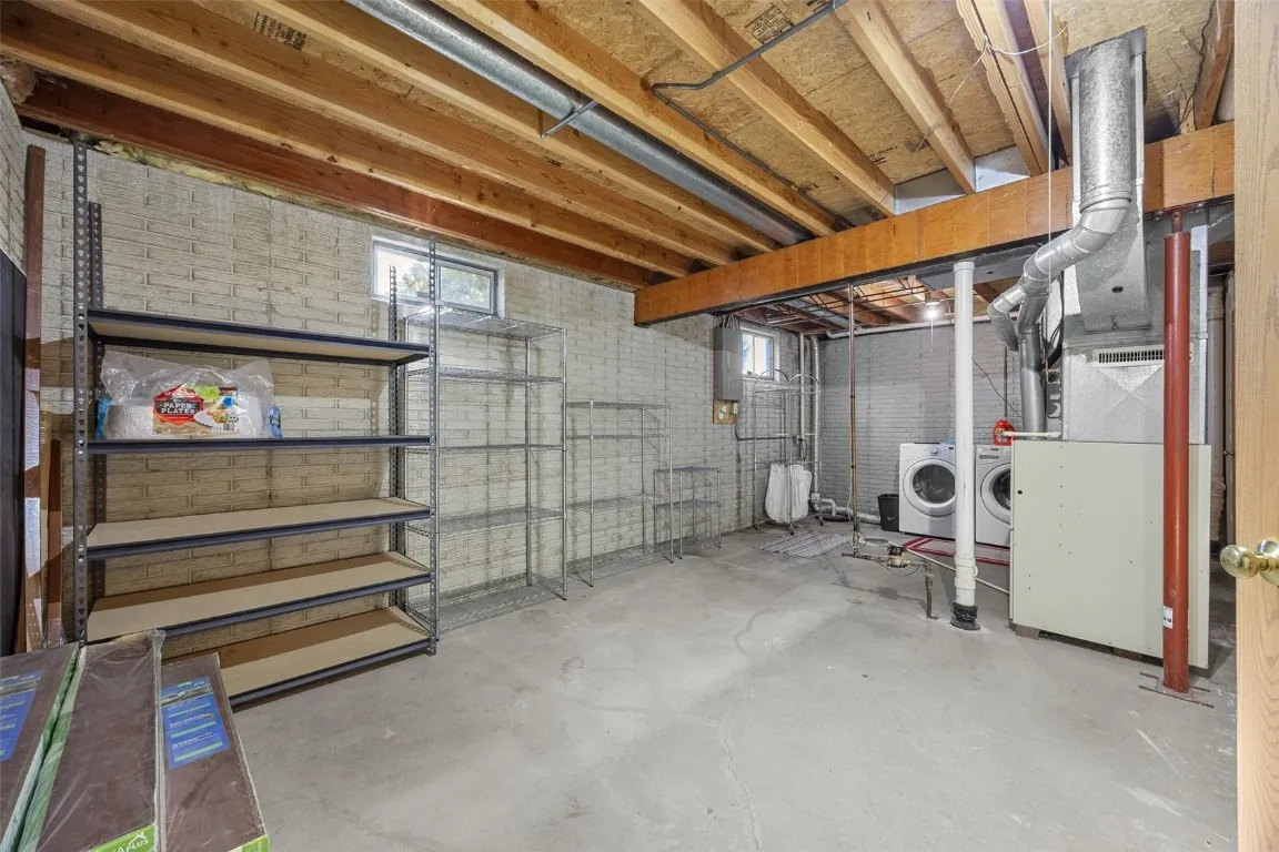 Ample storage space. All shelving stays.