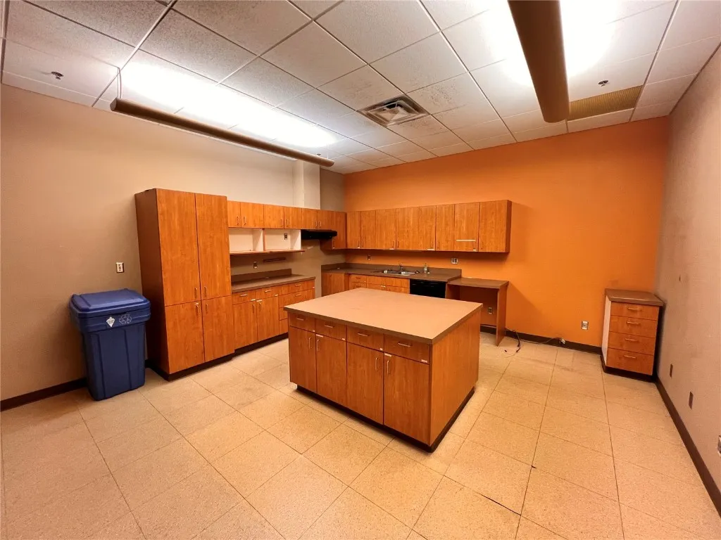 Kitchen/Breakroom