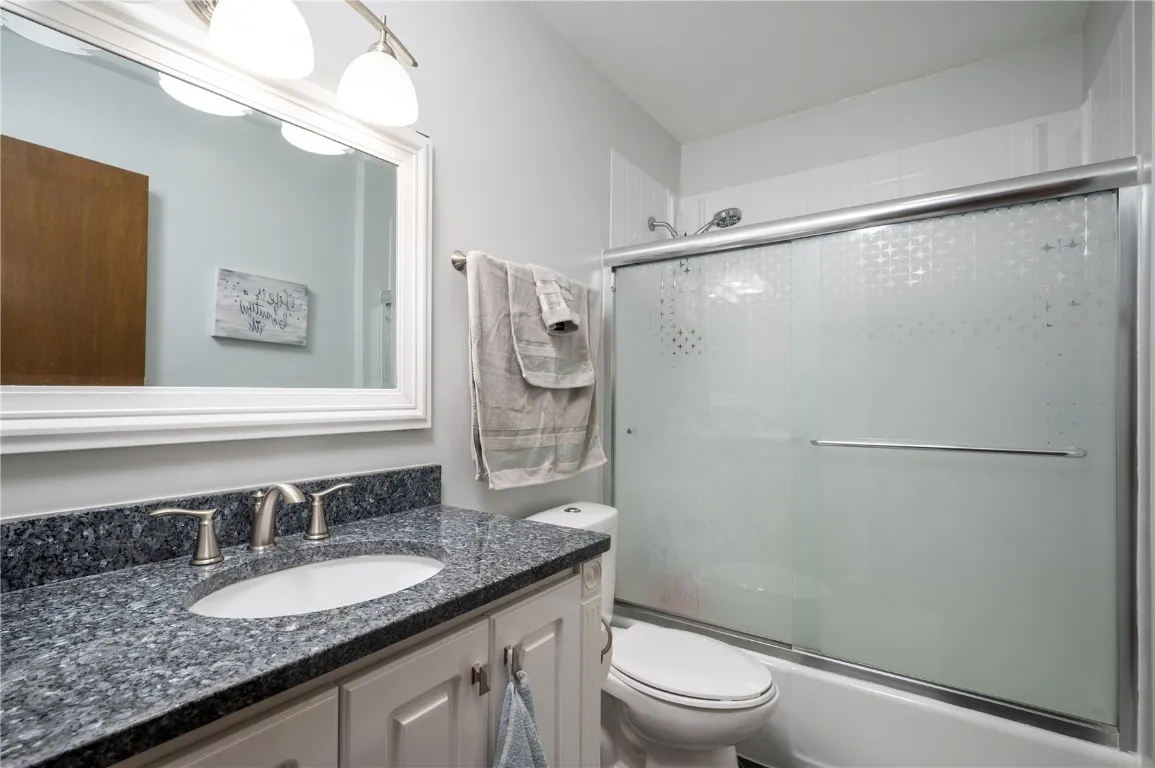 Full bath upstairs granite counter top