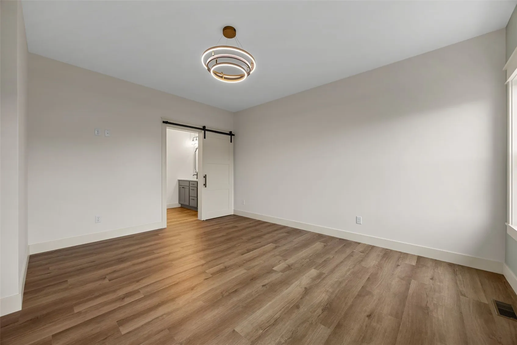 Photo of similar property