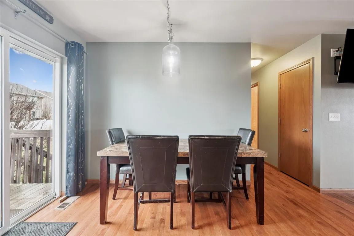 Eat in Kitchen