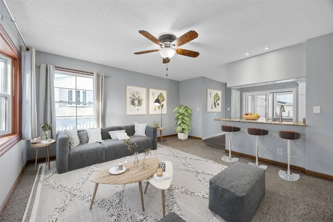 Living room: virtual staging