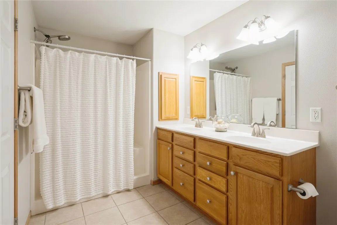 primary bath - double vanity