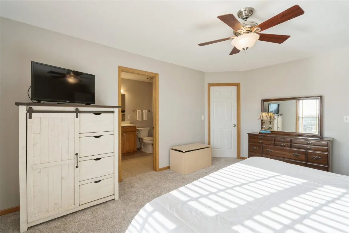 primary suite - has walk in closet