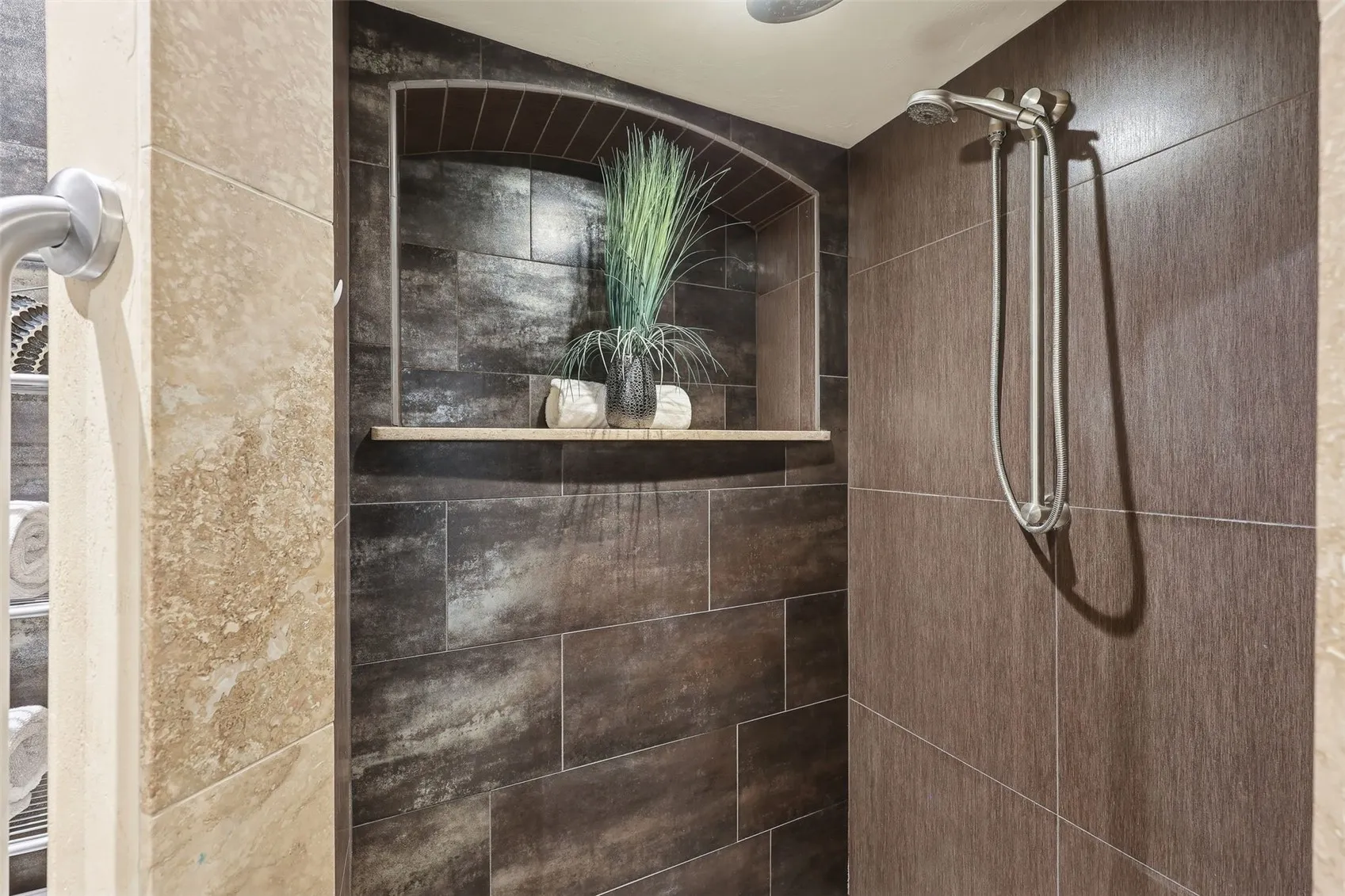 LL Shower