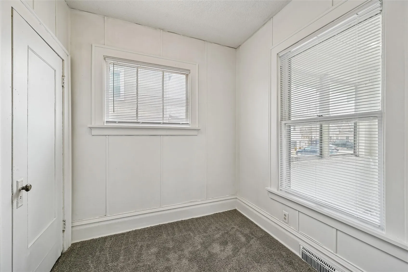 Bonus main floor room for office, game room or​​‌​​​​‌​​‌‌​‌‌​​​‌‌​‌​‌​‌​​​‌​​ bedroom