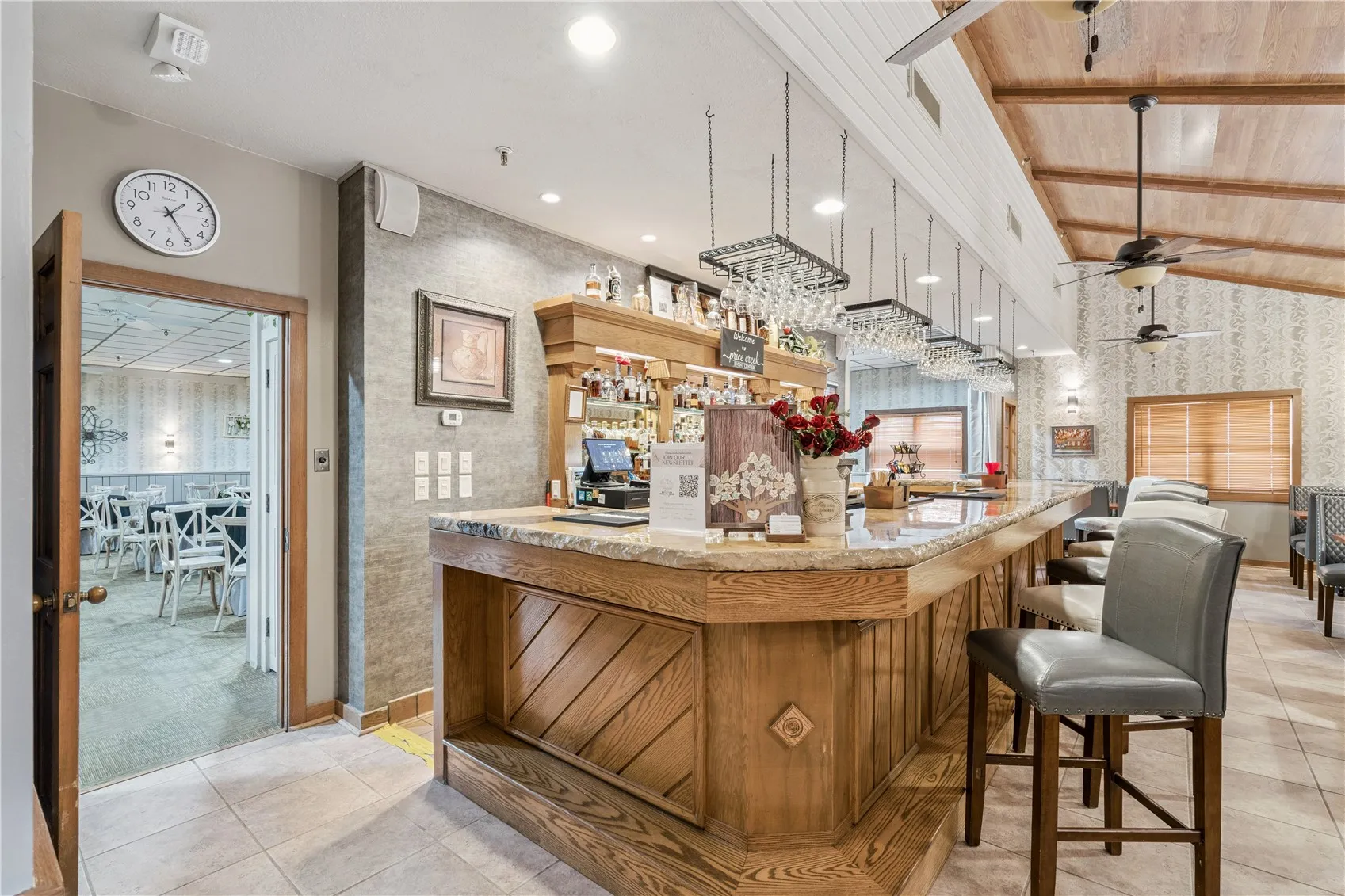 Full bar