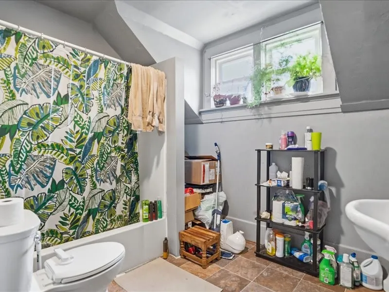 2nd floor bathroom
