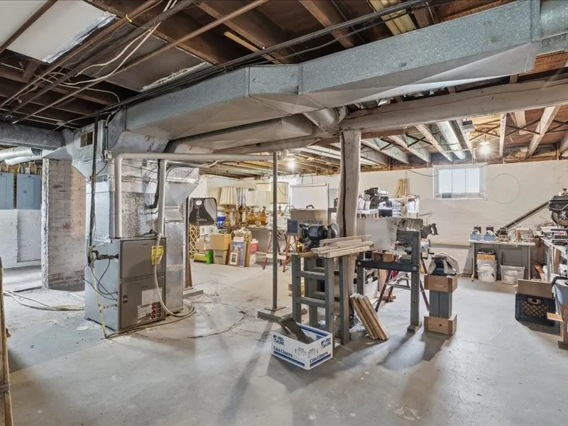 Basement w/1st floor access