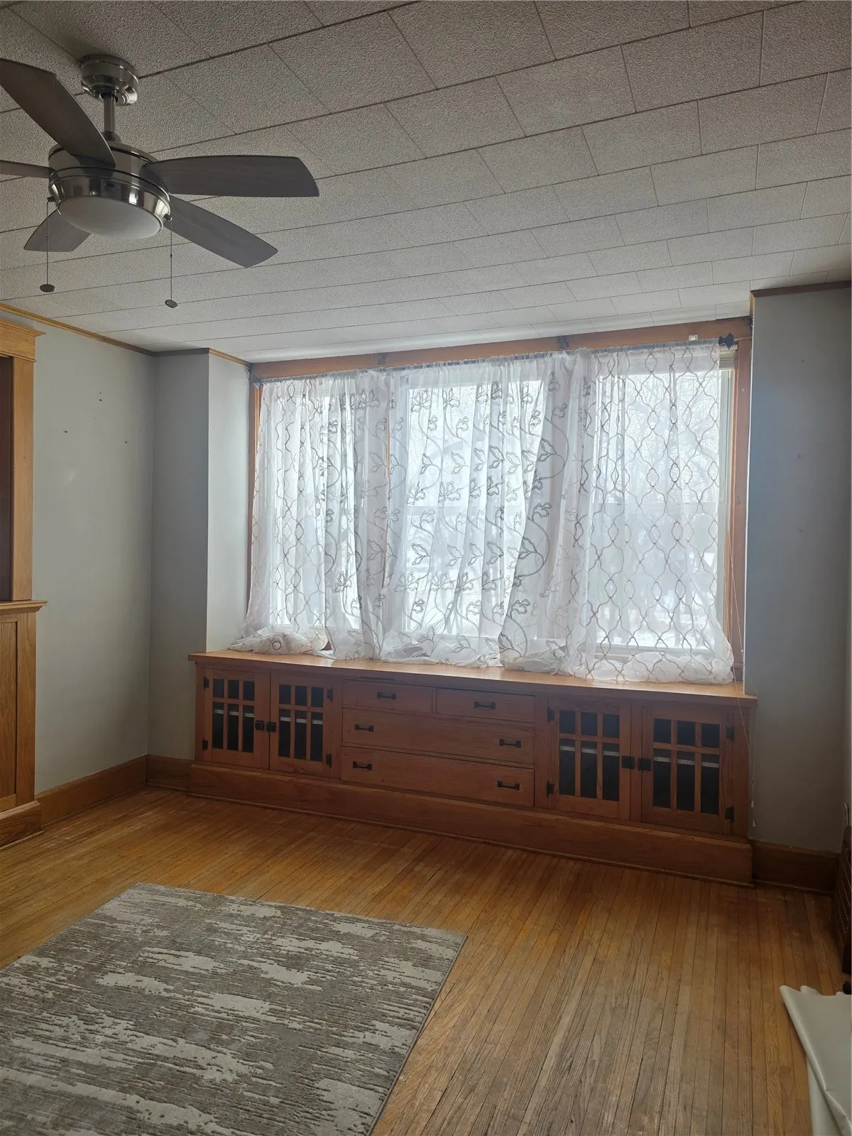 dinning room/built-in