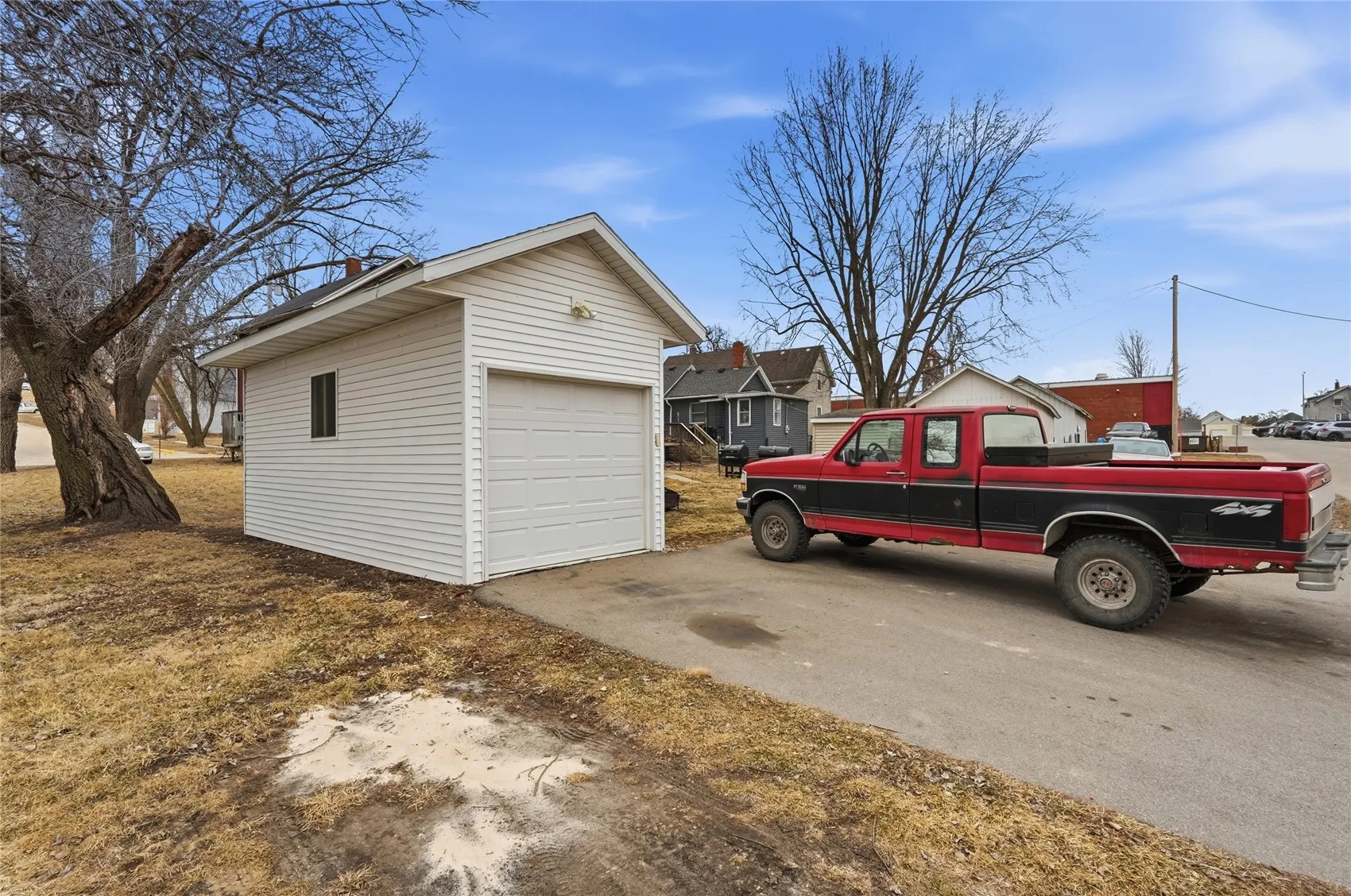 Garage belongs to property