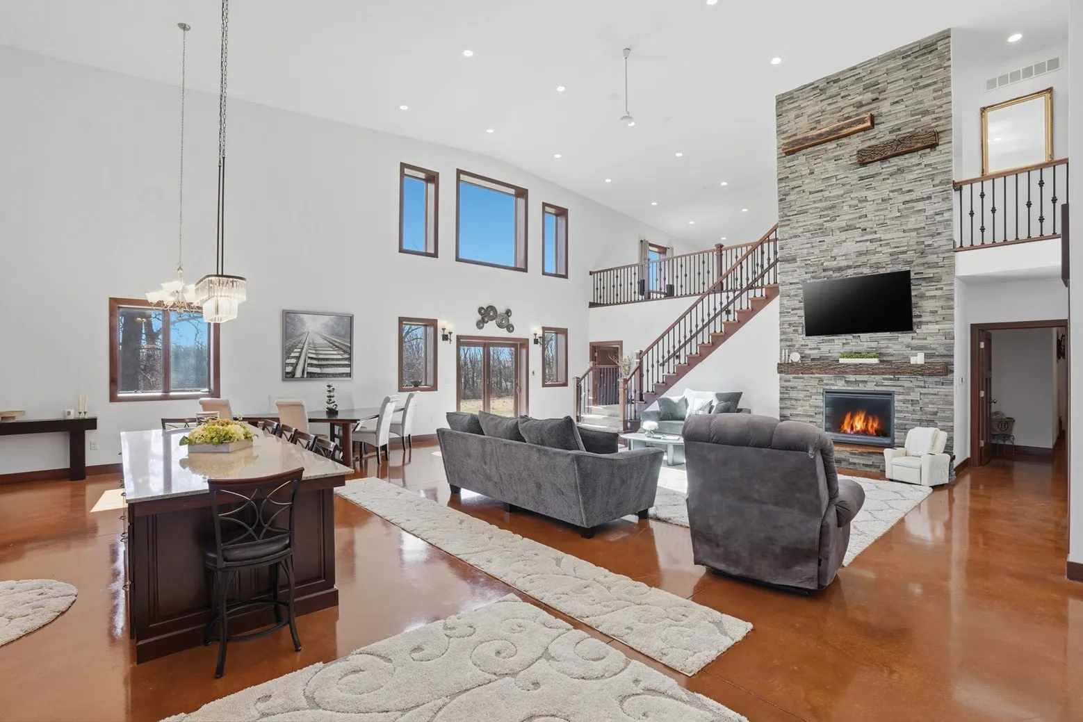 Dining & Living Areas