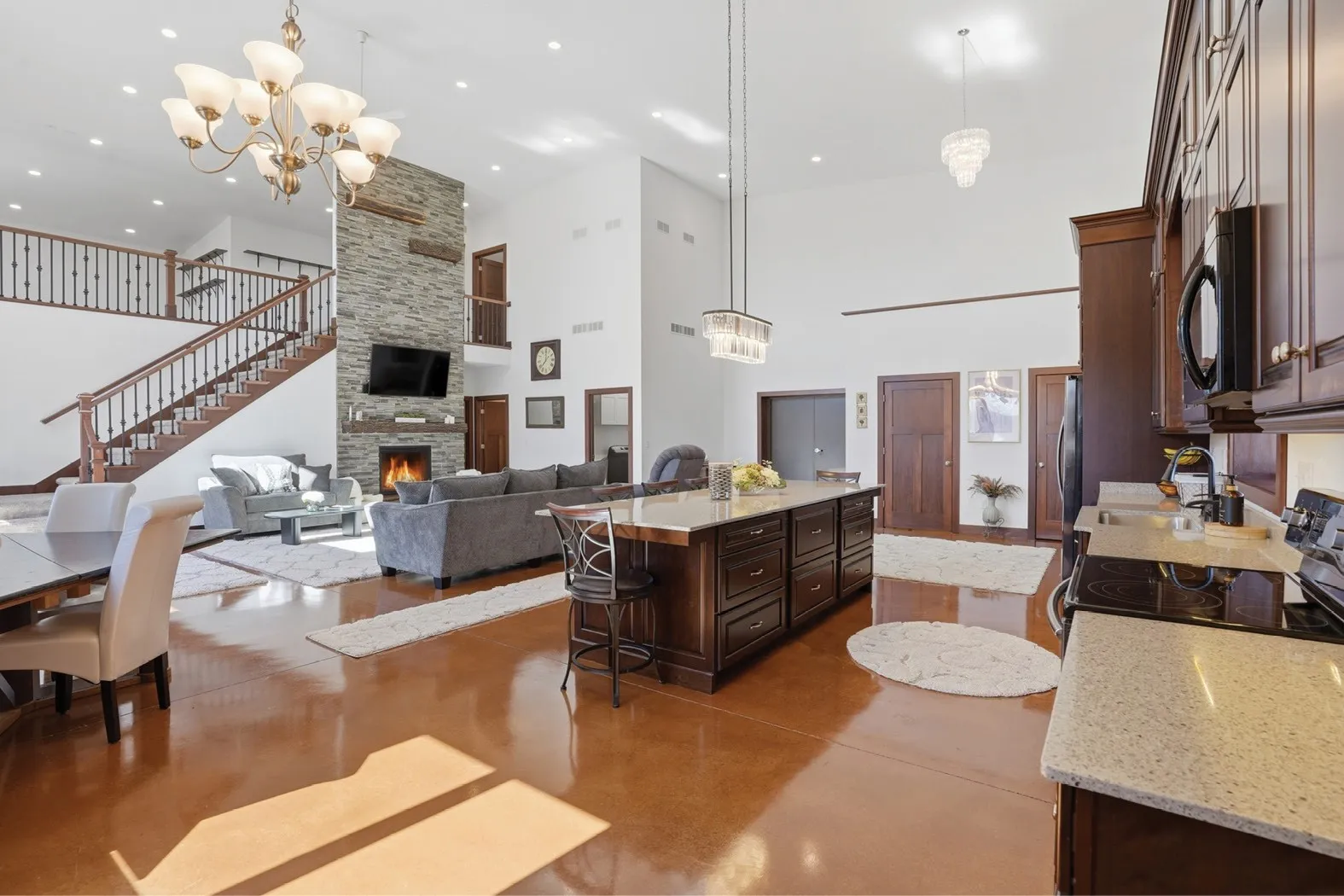 Dining & Living Areas