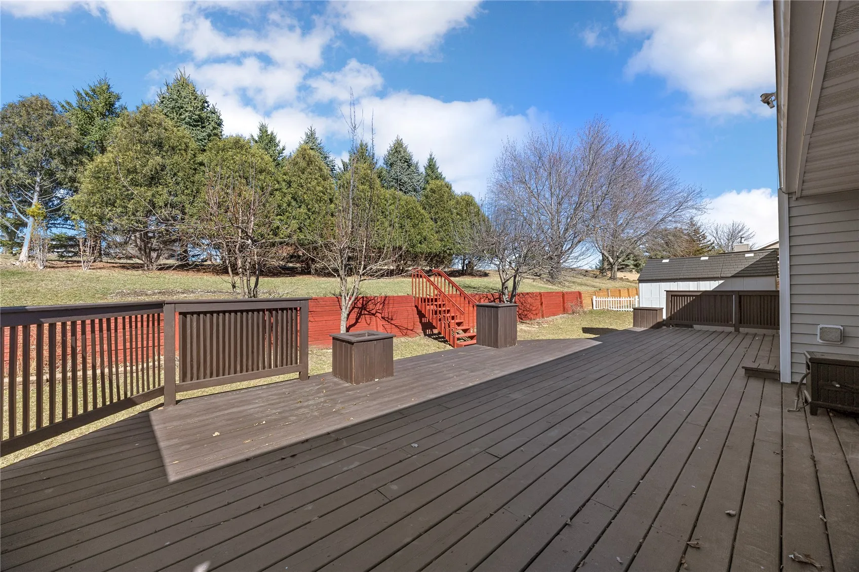 Aprox 16 x 40 deck