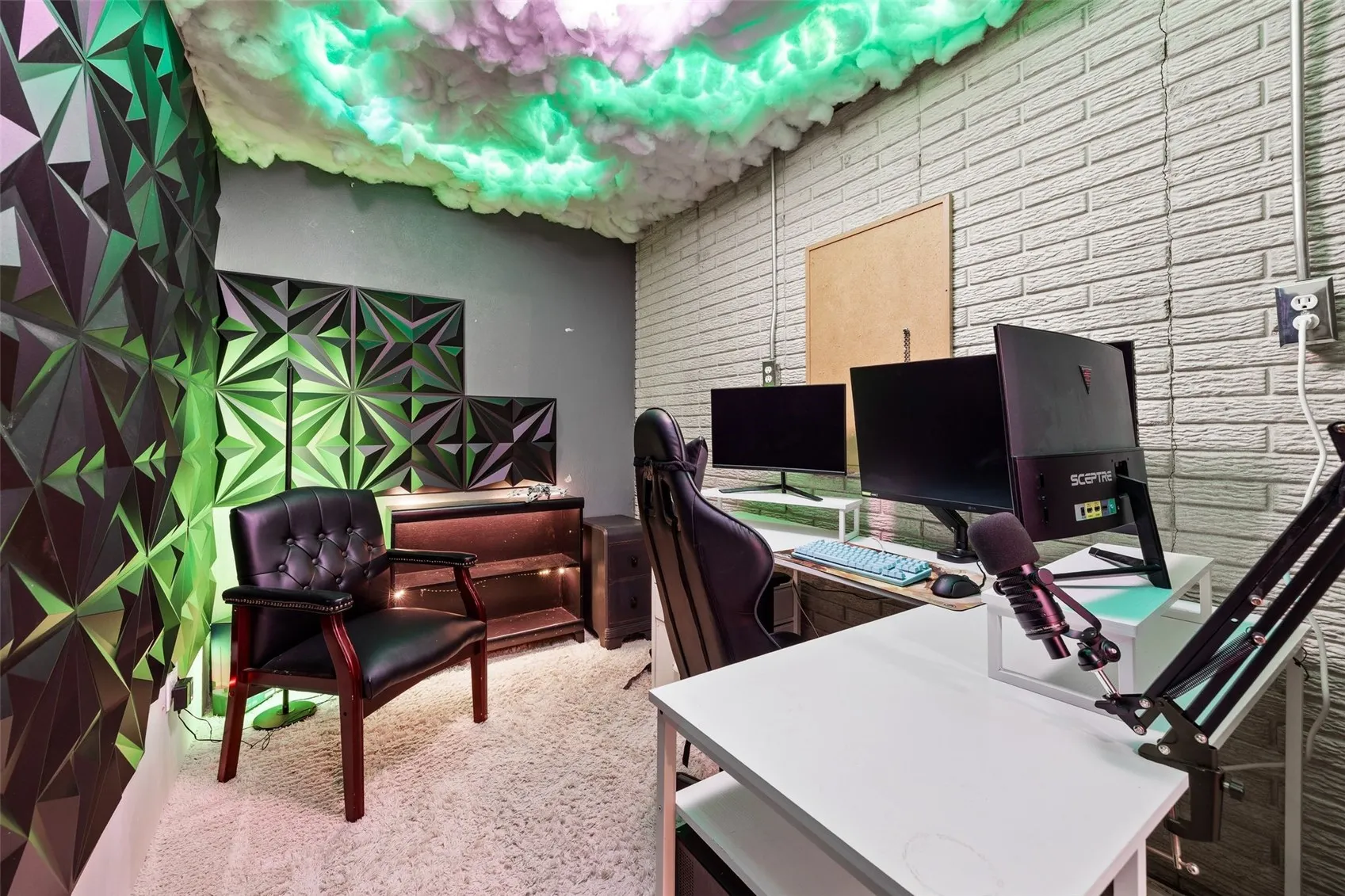 Bonus Room/Office