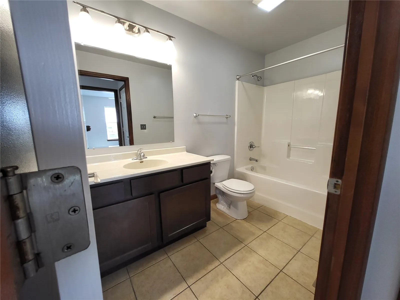 1st floor full bathroom