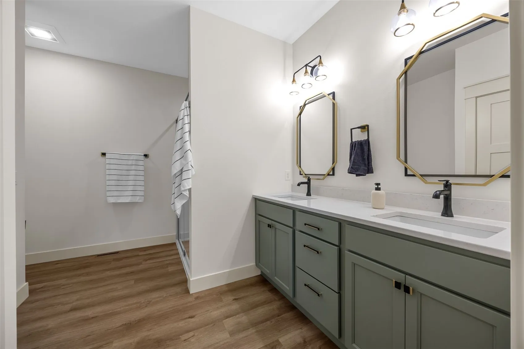 Photo of similar property