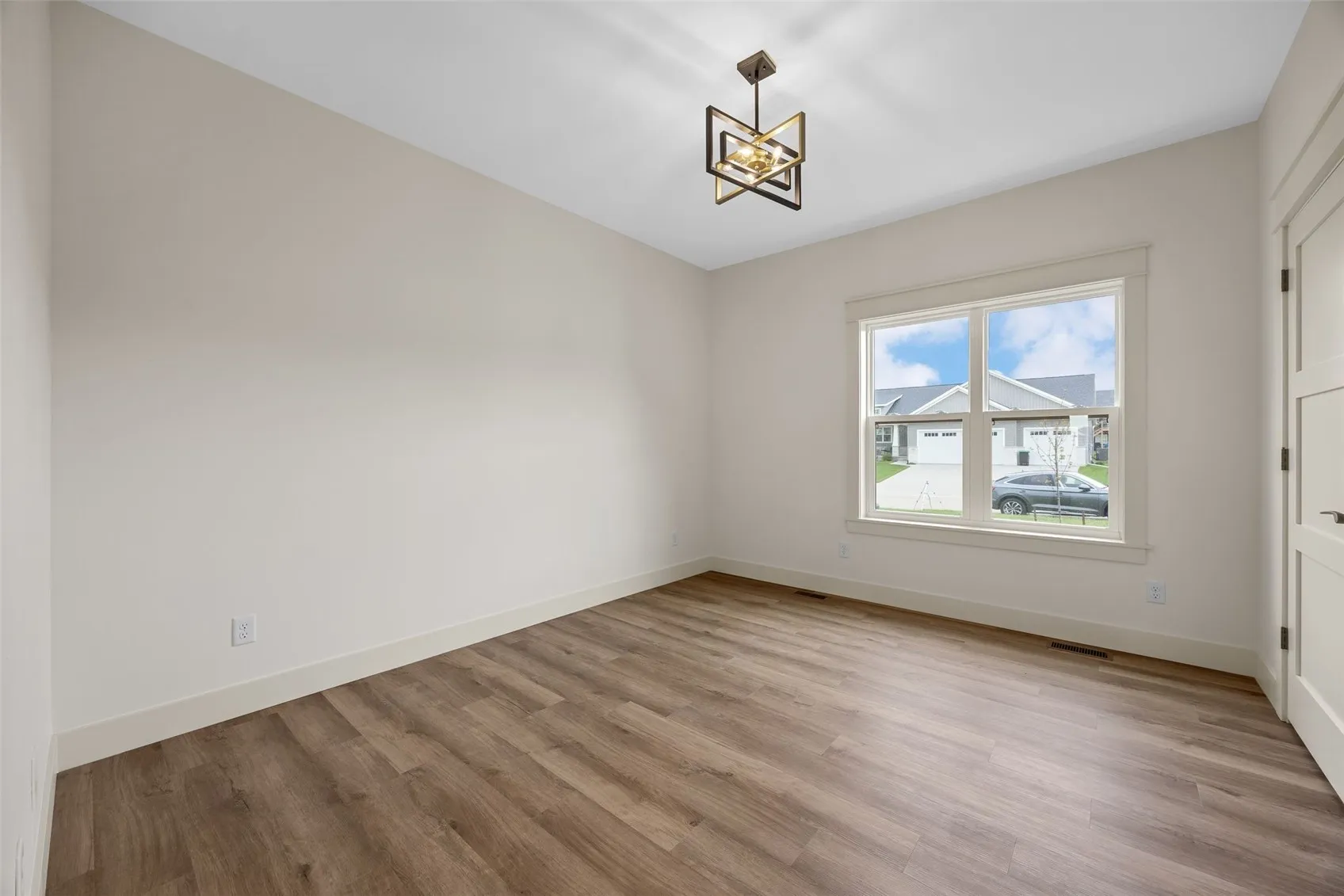 Photo of similar property