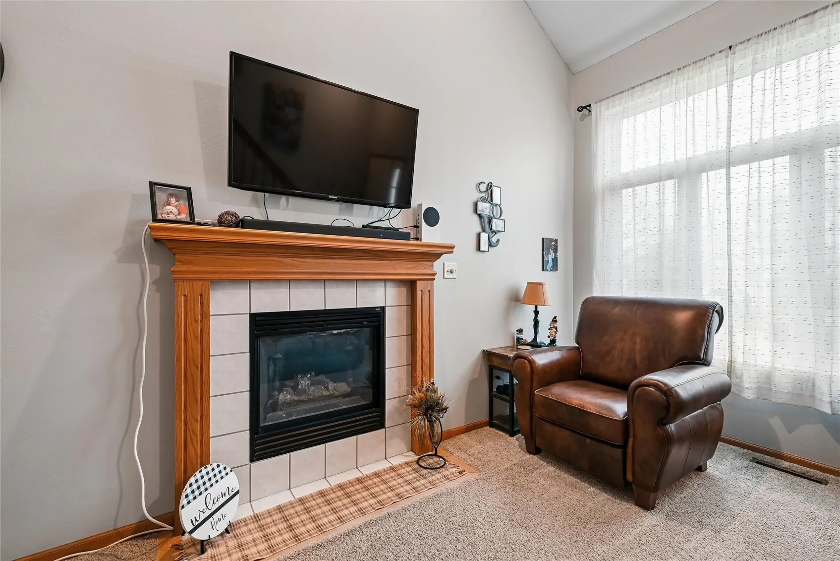Additional living room photo