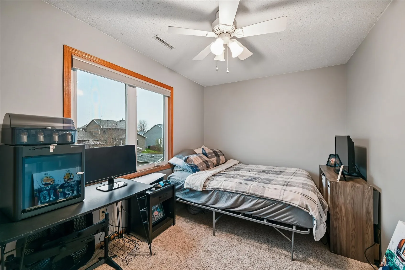 Additional second bedroom