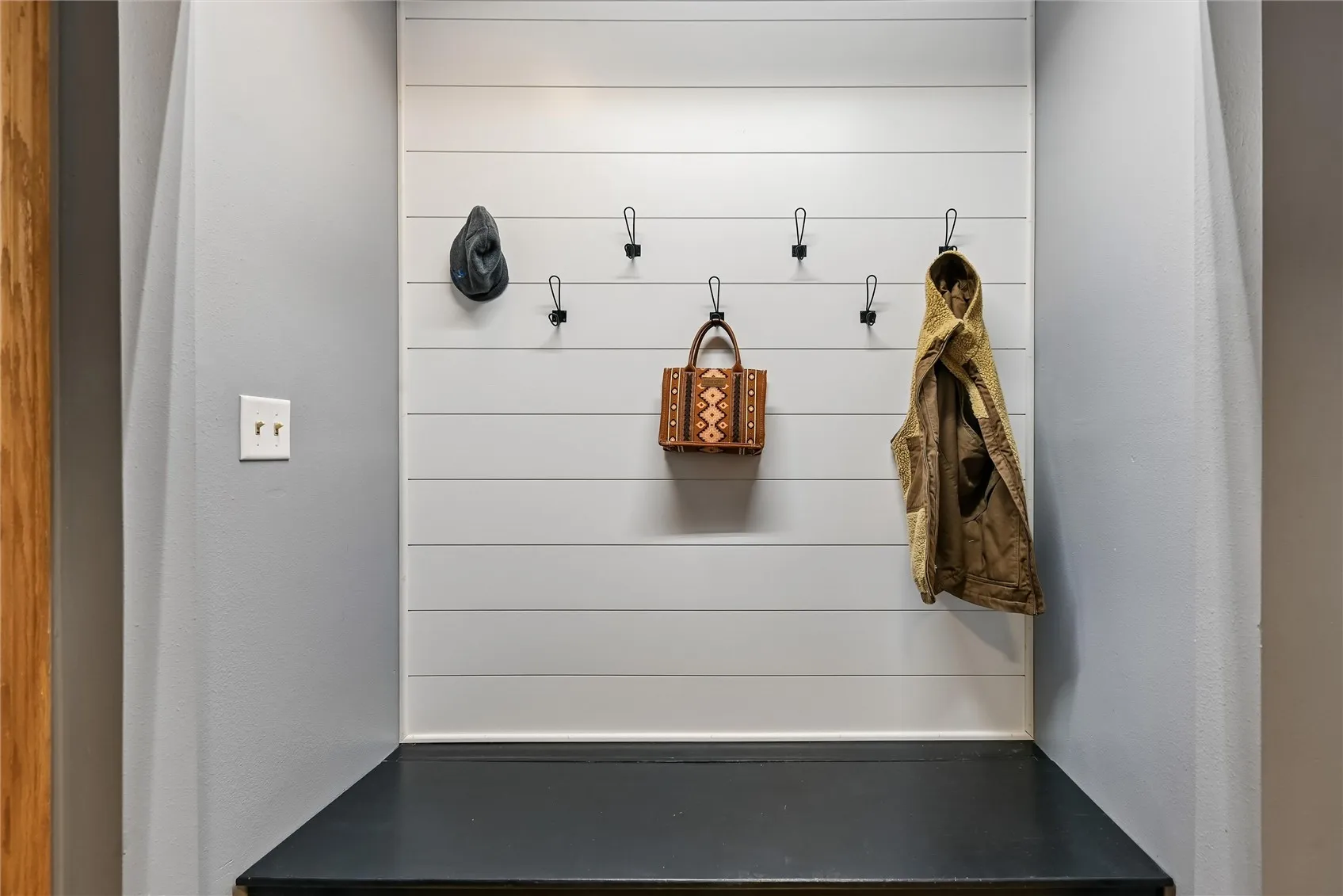 Lots of space for coats and hats