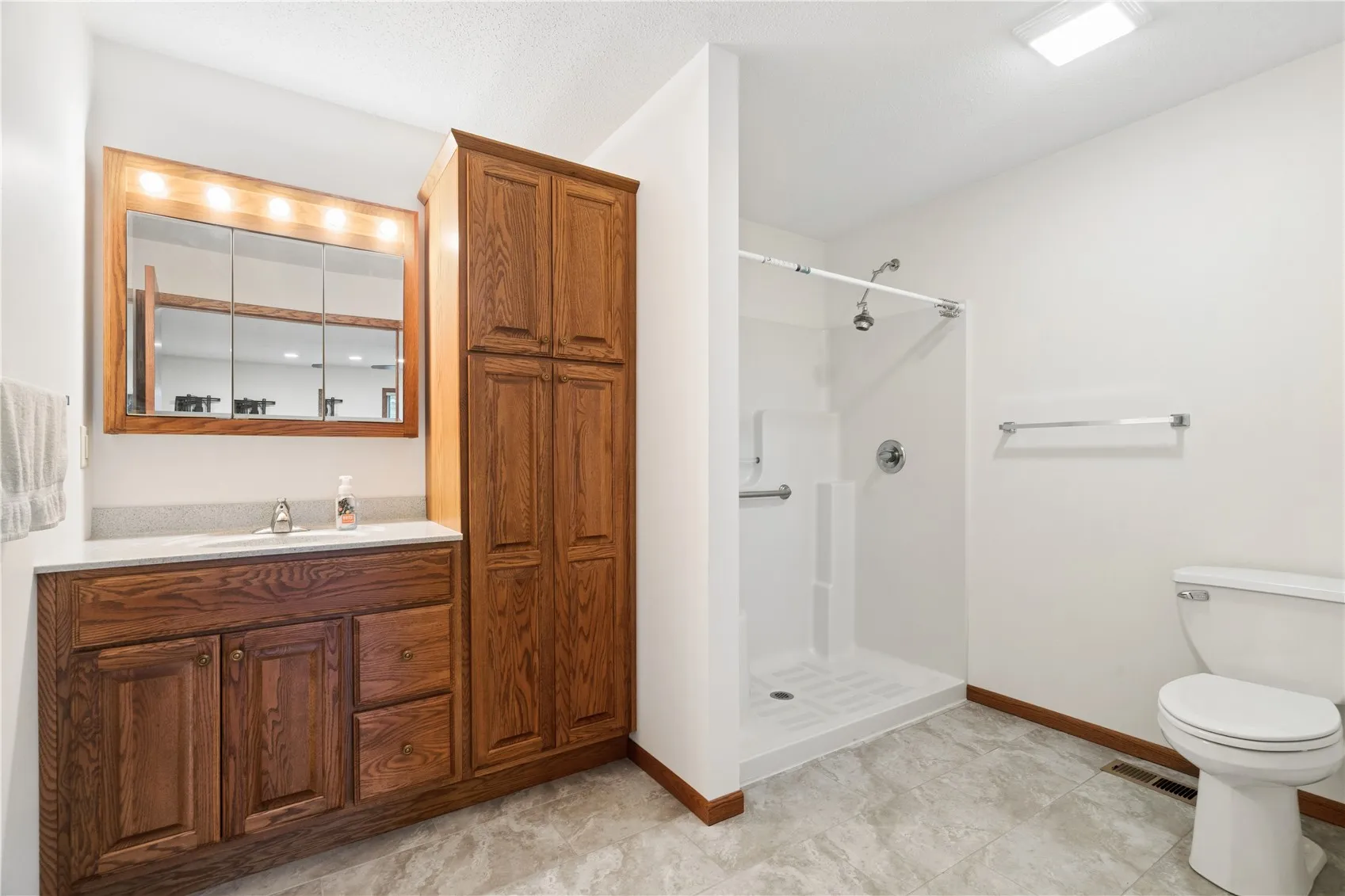 New addition primary suite full bathroom