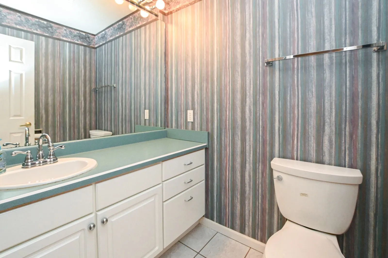 1/2 half bath