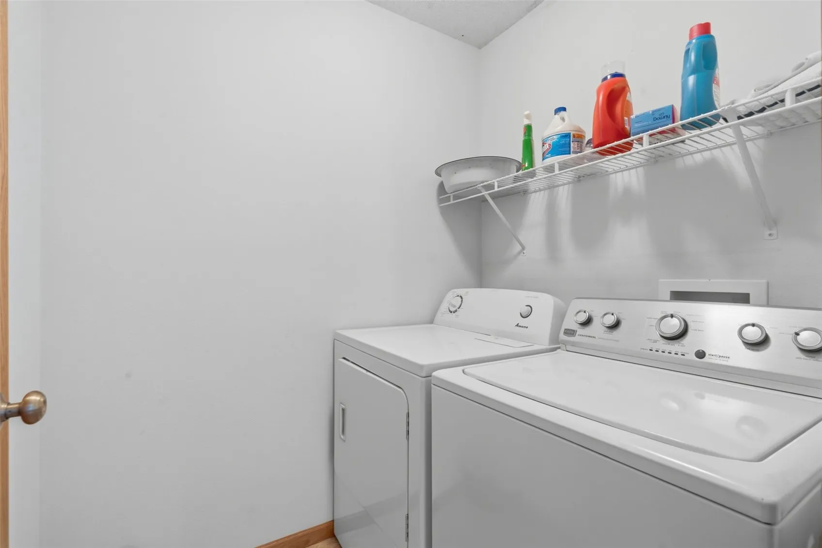 Laundry room on 2nd floor