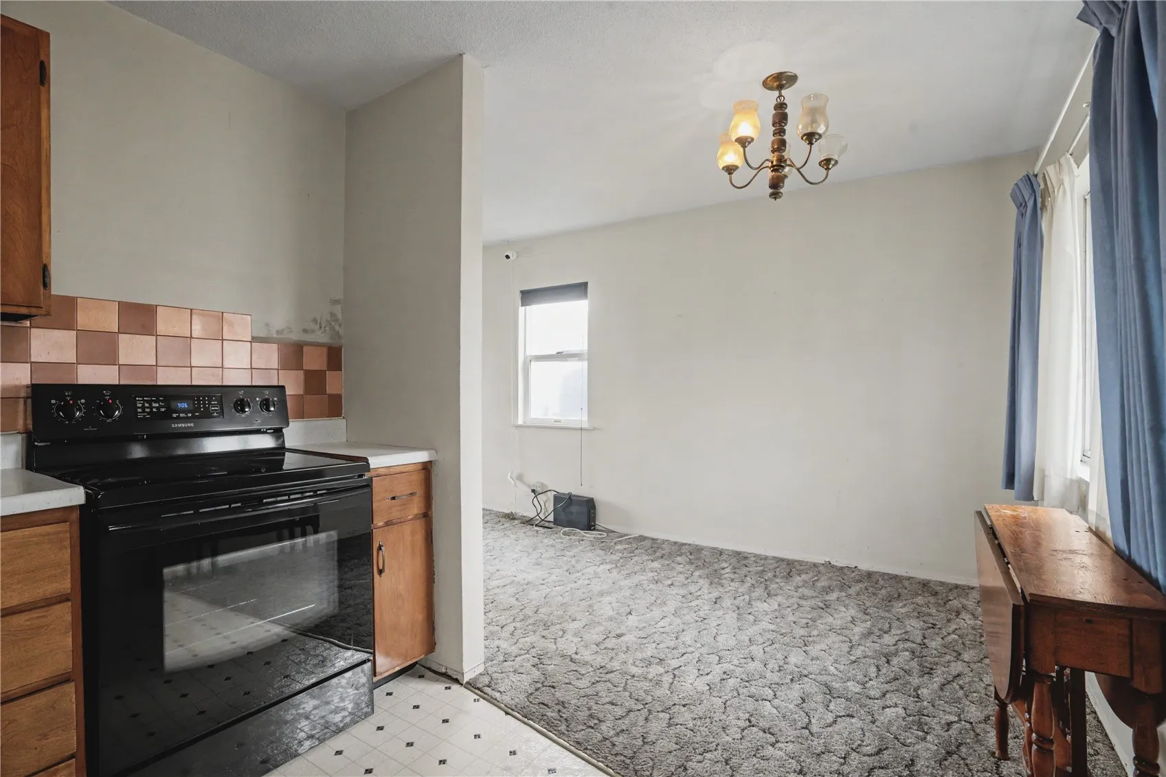 kitchen & dining area