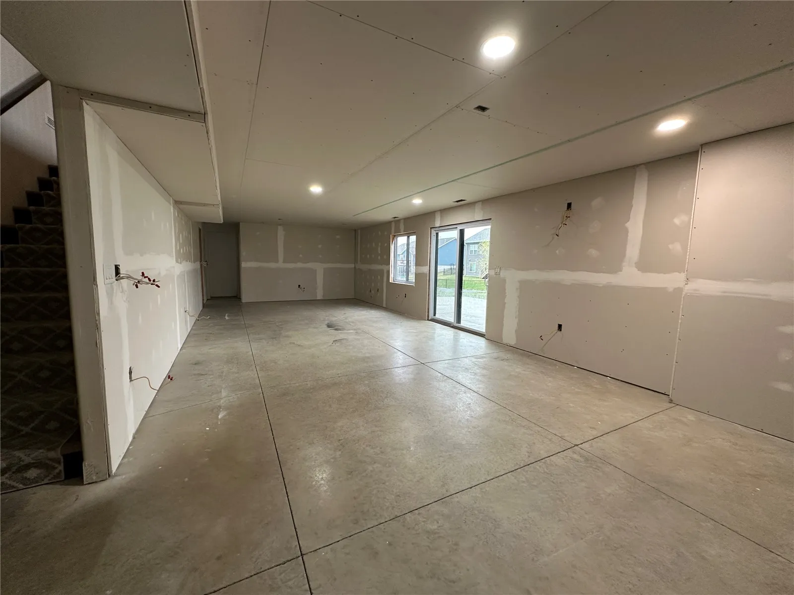 Lower level unfinished walk out