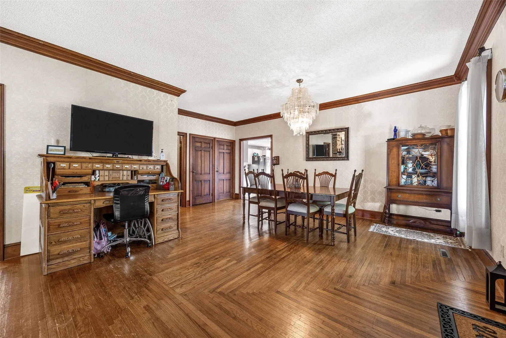 Formal Dining