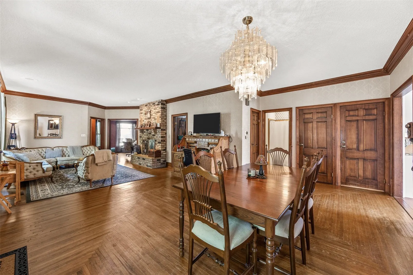 Formal Dining