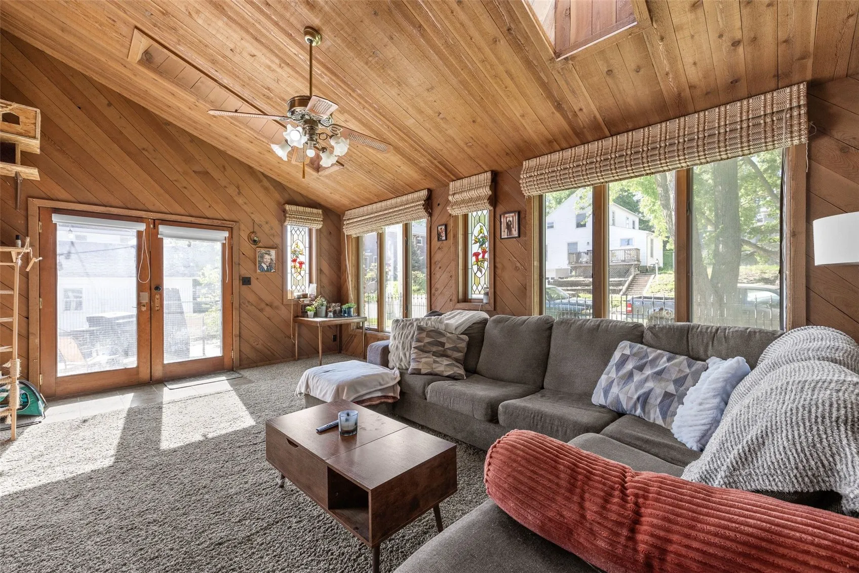 4 Seasons Family Room