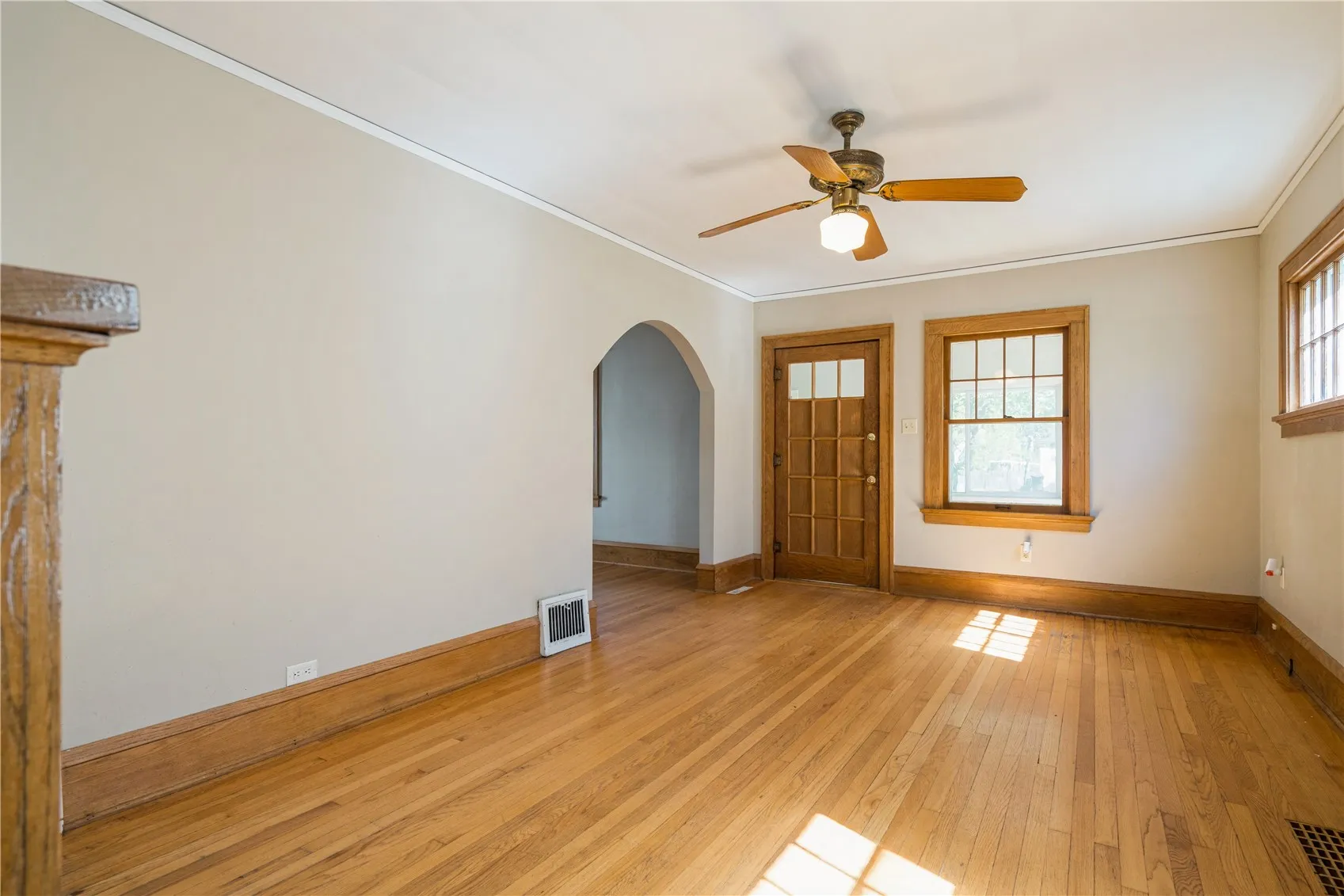 Entry/living room