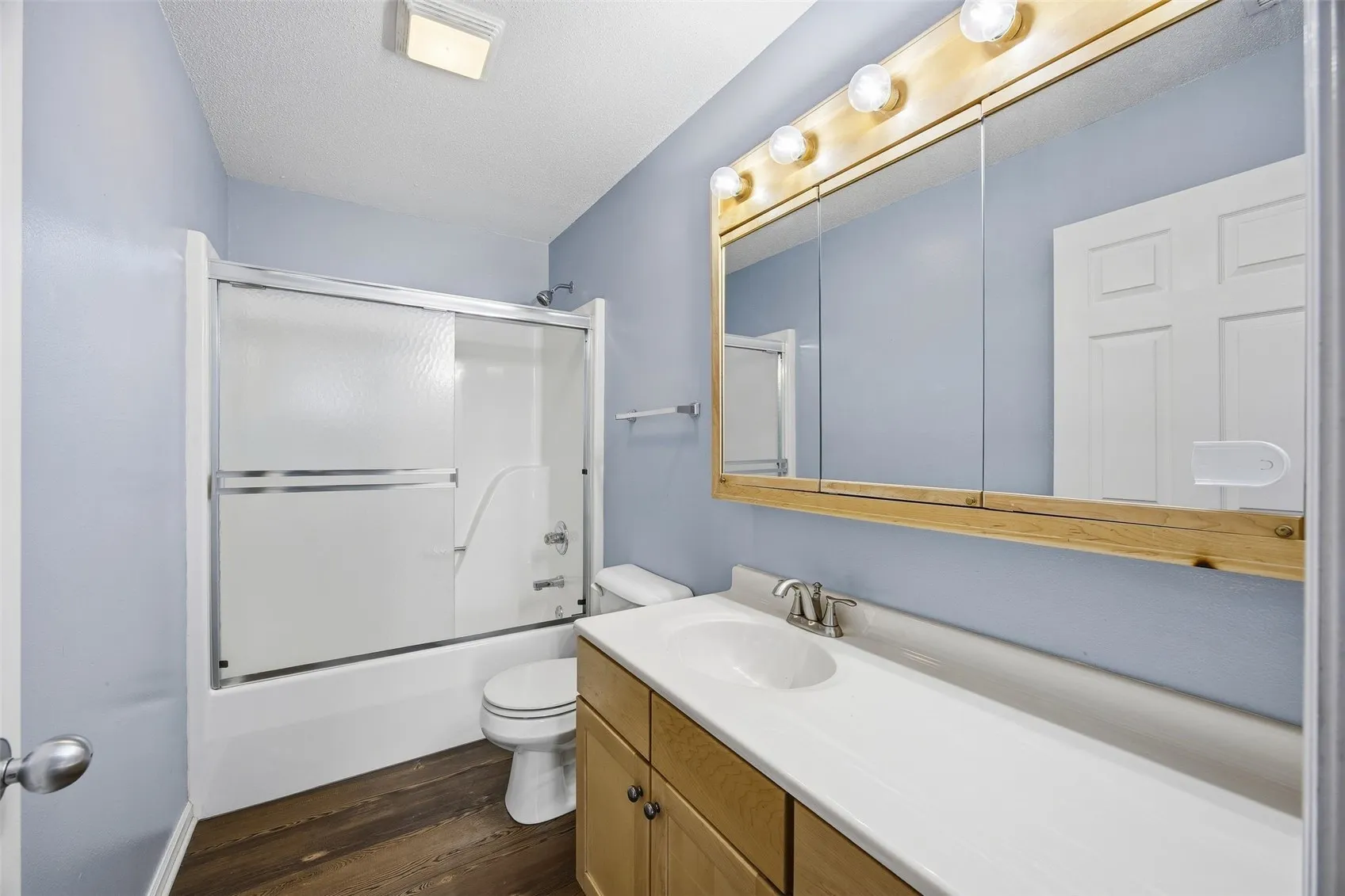 Level 2 Bath
