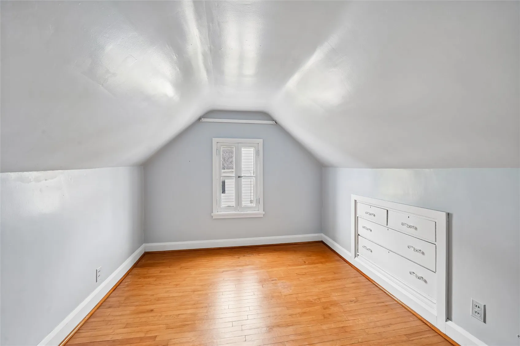 2nd floor bedroom
