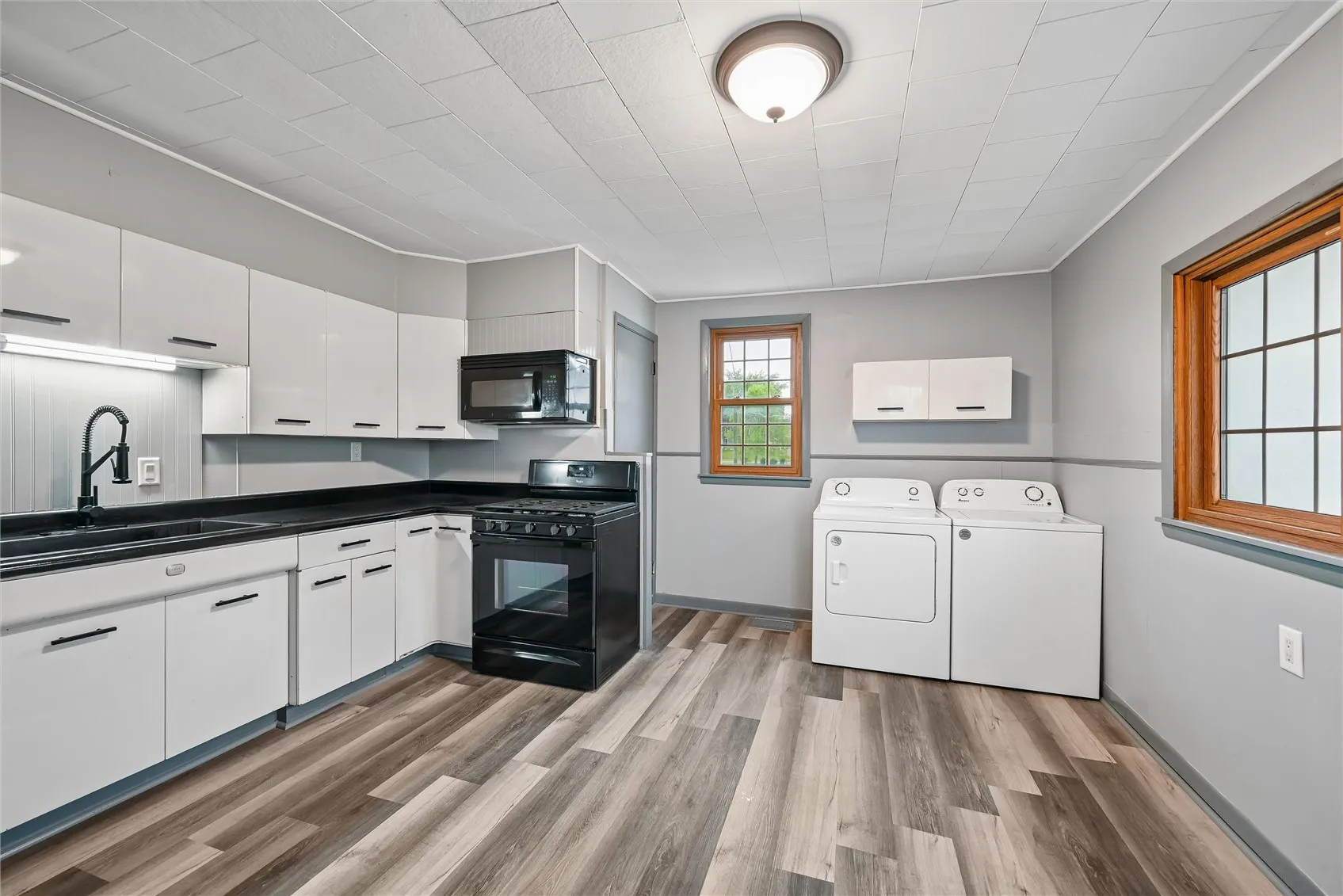 1st floor laundry area